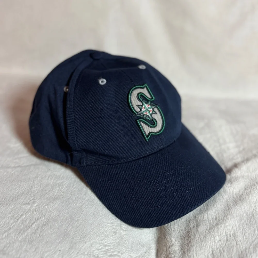 Seattle Mariners MLB Fan Favorite Navy Embroidered Hat One Size Adjustable